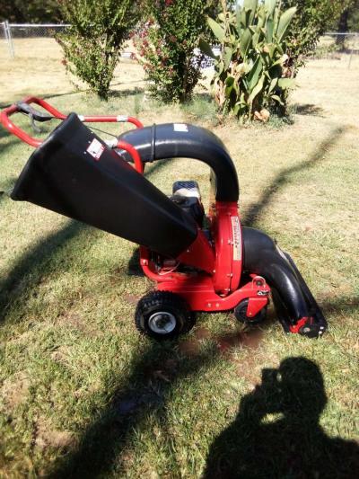 troy bilt 3 in 1 vacuum chipper and shreddar - Thumbnail 4