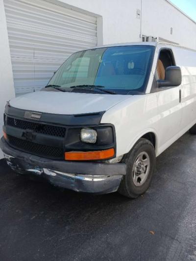 2006 Chevy Express van - Thumbnail 2
