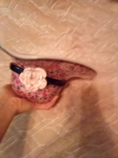 A woman flower pink bowl hat it real nice - Thumbnail 4