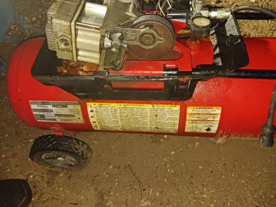 husky Air Compresser - Thumbnail 2