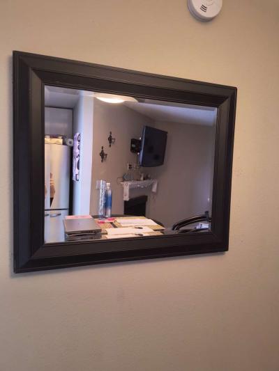 Hollywood Moving Sale Everything Must Go - Thumbnail 3