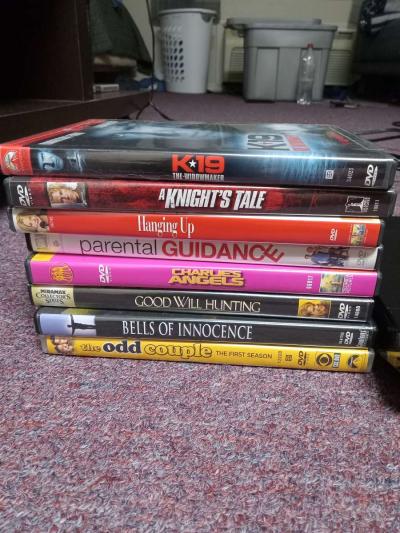 DVDS movies and BlurayDVD player with hookups - Thumbnail 3