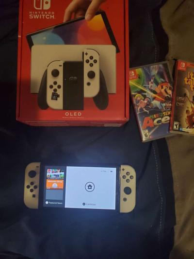 Nintendo Switch OLED - Thumbnail 2