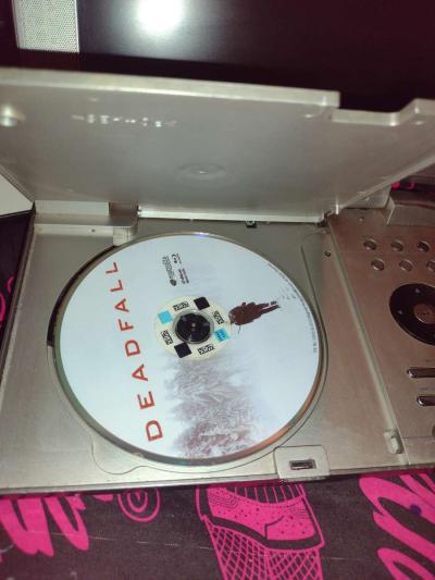 Toshiba portable DVD player - Thumbnail 2