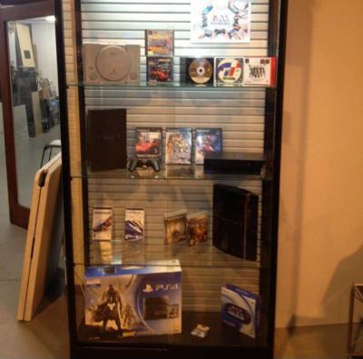 Playstation showcase with games - Thumbnail 2