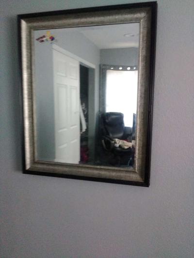 its a beautiful mirror its well taking care of I no longe it - Thumbnail 3