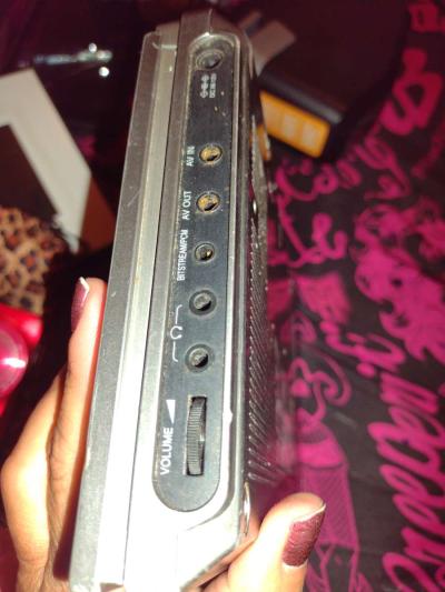 Toshiba portable DVD player - Thumbnail 4