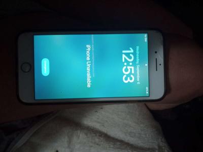 I phone 8 plus - Thumbnail 2