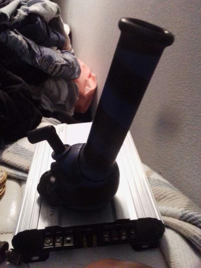 dark blue skull bong - Thumbnail 2