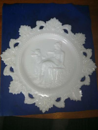 Westmoreland Cupid and Payche 7 inch Milk Glass Plate - Thumbnail 4