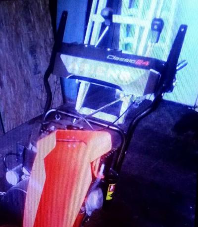 Snowblower - Thumbnail 3