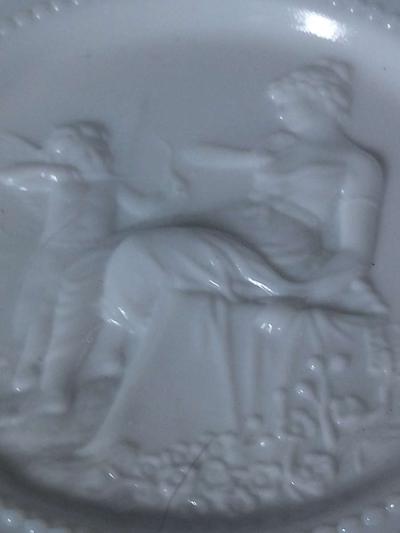 Westmoreland Cupid and Payche 7 inch Milk Glass Plate - Thumbnail 6