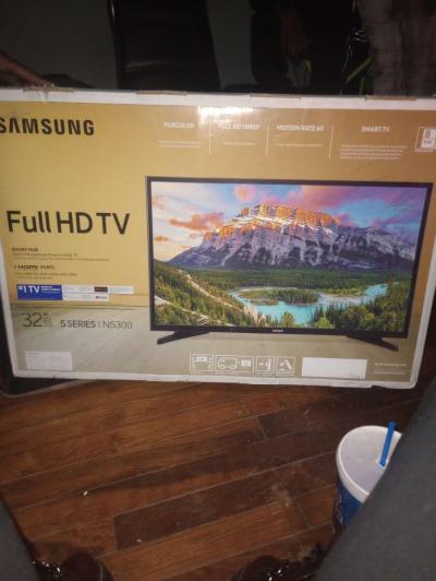 32 TV full HD TV
