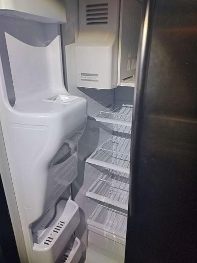 Samsung stainless steel refrigerator - Spring, Texas