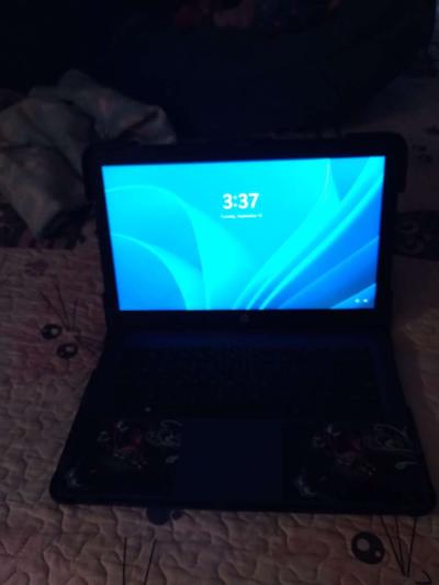 lap top hp streem 14 inch screen - Thumbnail 3