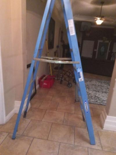 8 ft Werner ladder fiberglass 100 - Thumbnail 3