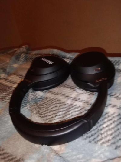 Sony WH 1000xm4 Bluetooth headphones - Thumbnail 2