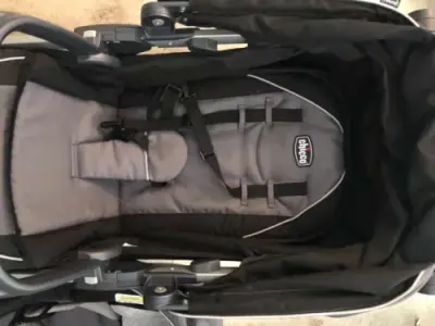 Chicco travel system car seat base an stroller - Thumbnail 2