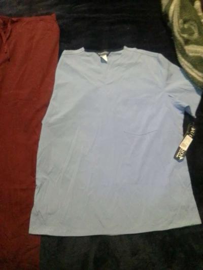 Different style and sizes of scrubs From sizes small  to 5x - Walla Walla, Washington