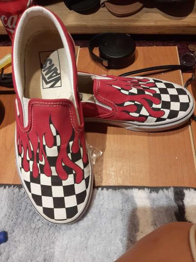 vans size 7womens or  5and a half mens - Thumbnail 4