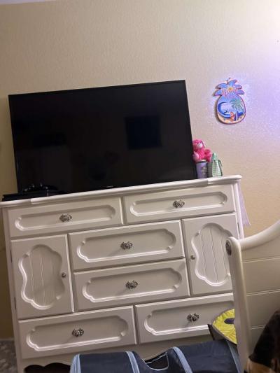 dresser - Thumbnail 3