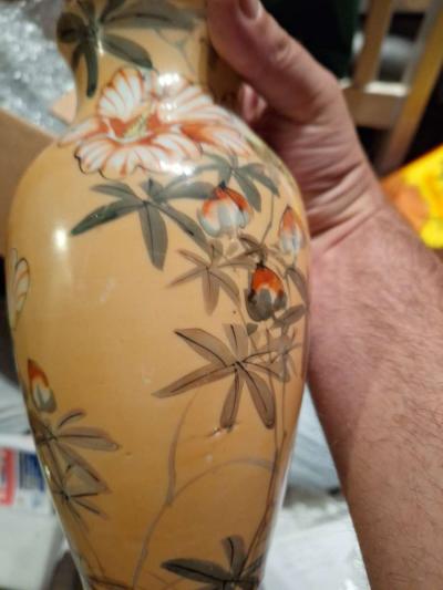 1920s Japanese vases with artist signatures - Thumbnail 2