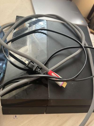 Black Playstation 4 - Thumbnail 3