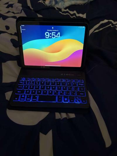 iPad mini 10 gen 256gb with keyboard - Dallas, Texas