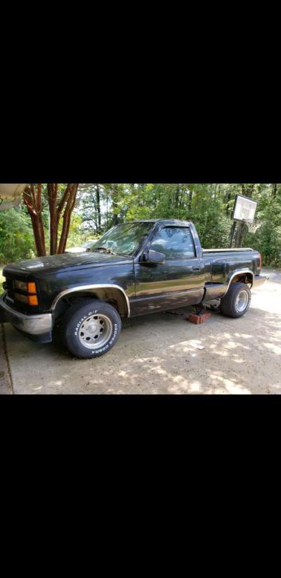 1998 GMC step side pickup truck - Thumbnail 4