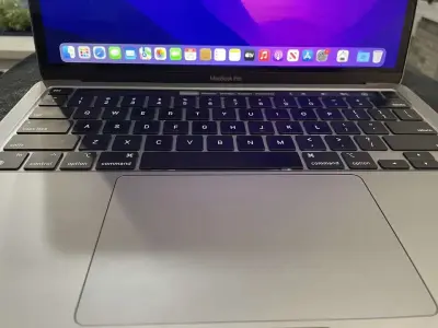 Apple Mack Book - Thumbnail 2