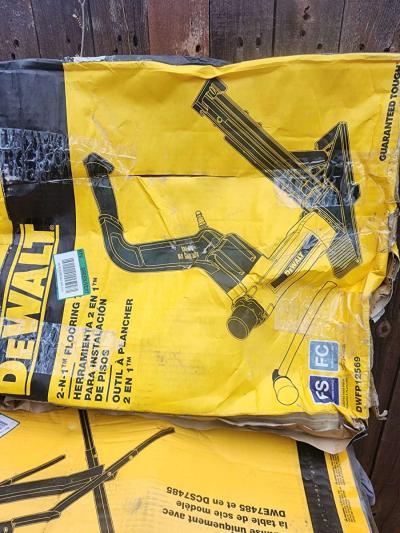 dewalt floor nailer - Thumbnail 3