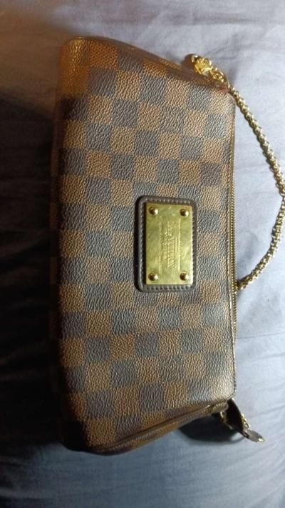 Louis Vuitton pochette authentic - Orange, California