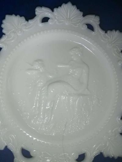Westmoreland Cupid and Payche 7 inch Milk Glass Plate - Thumbnail 3