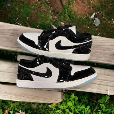 Sneakers - Thumbnail 3