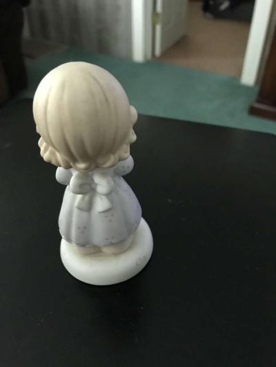 girl holding a kitty - Thumbnail 2