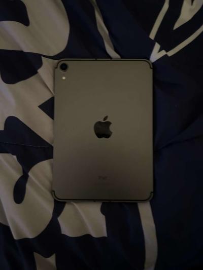 iPad mini 10 gen 256gb with keyboard - Thumbnail 3