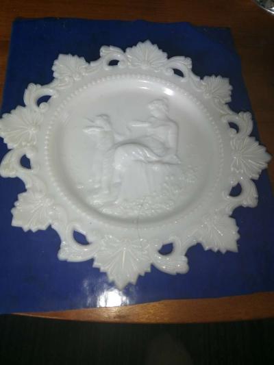 Westmoreland Cupid and Payche 7 inch Milk Glass Plate - Thumbnail 5