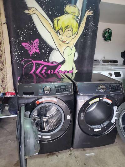 Samsung large capacity washer and electric dryer - Thumbnail 3