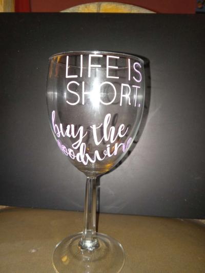 wineglasses - Thumbnail 2