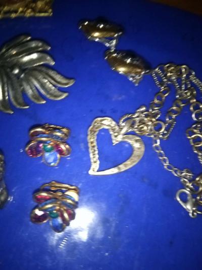 Costume Jewelry Lot - Thumbnail 4