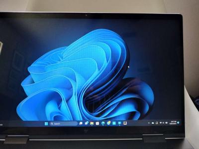 HP envy touchscreen laptop with AMD Ryzen 5 with Radeon grap - Thumbnail 6