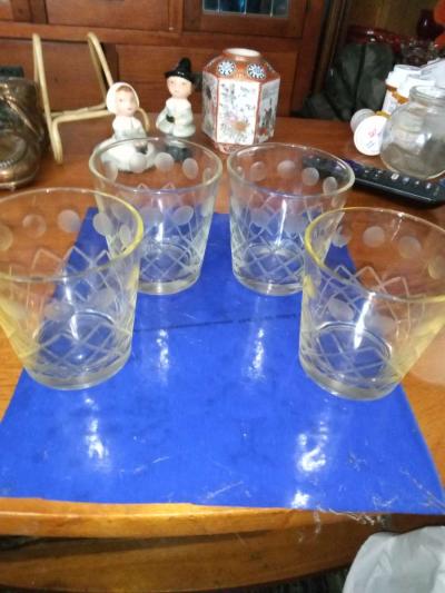 4 Tall Beautifully Acid Etched wine glasses - Thumbnail 2