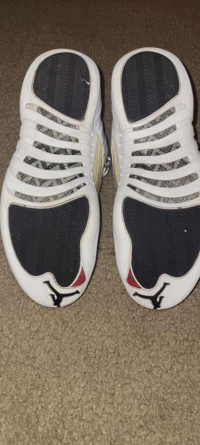 jordands 12s rising sun  used excellent condition - Thumbnail 2
