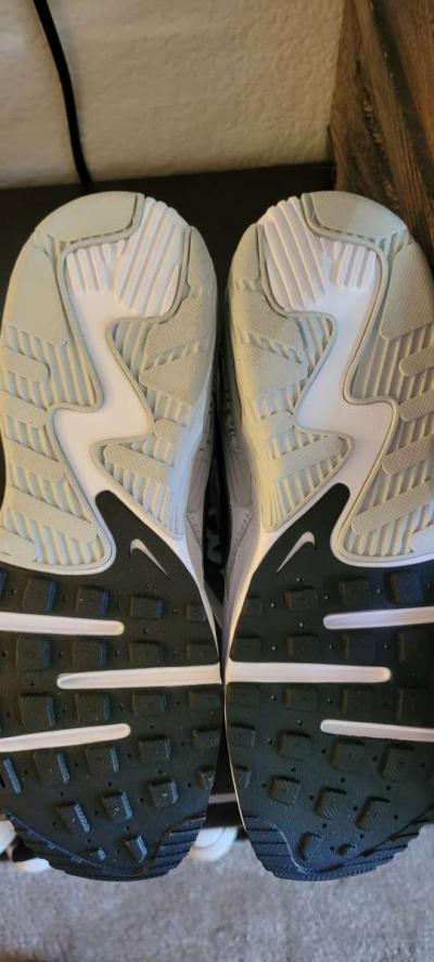 womens Nike Air Max size 8 - Thumbnail 2