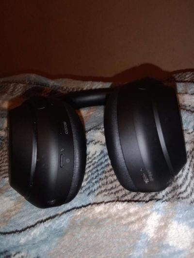 Sony WH 1000xm4 Bluetooth headphones - Thumbnail 4