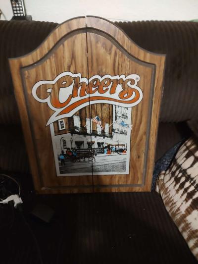 dartboard with case and darts - Thumbnail 2