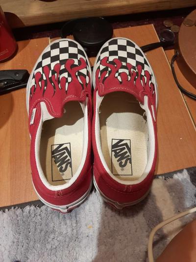 vans size 7womens or  5and a half mens - Thumbnail 2