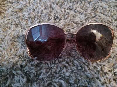 bath and body works facial spa bubble bath and sunglasses - Thumbnail 5