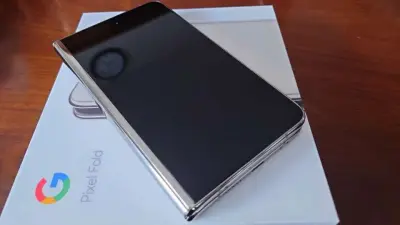 Google pixel fold unlocked - Thumbnail 4