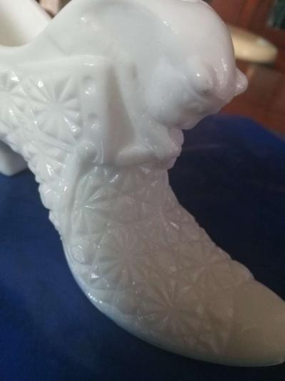 Fenton Milk Glass Shoe - Thumbnail 3